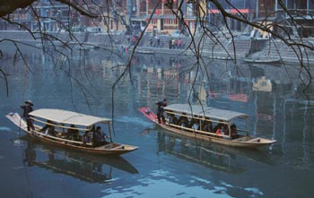 張家界國(guó)家森林公園、鳳凰古城三日游